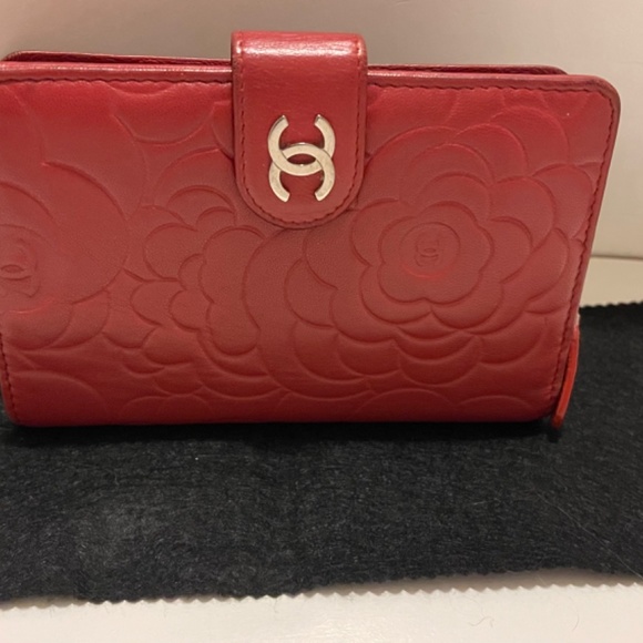Chanel Red Lambskin Leather Camellia Embossed Zip Wallet - Picture 2 of 16